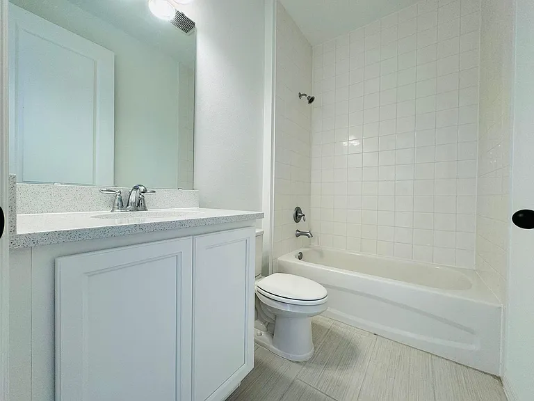 2175 Derwent Dr — Photo 23