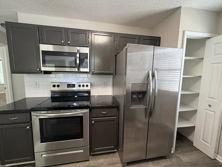 1101 Sandy Lane Dr — Photo 12
