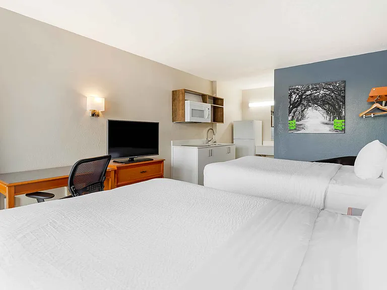 Studio Suite - 2 Full Beds
