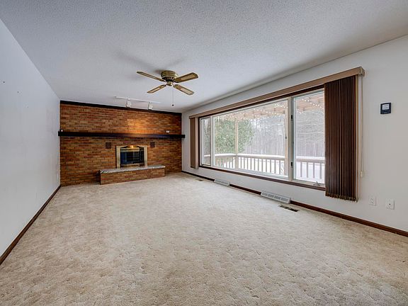 3rd image of 10903 N Long Lake Rd