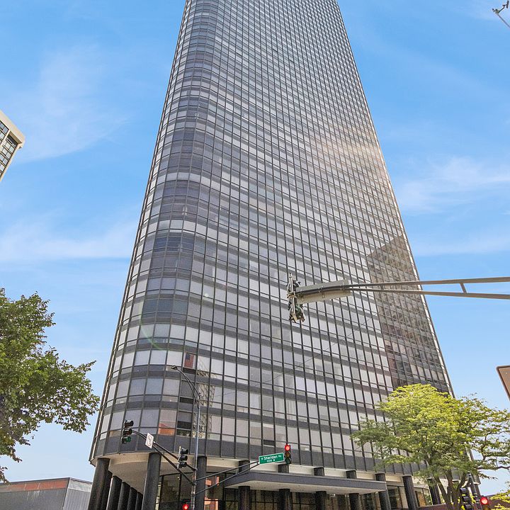 1st image of 5415 N Sheridan Rd APT 5206