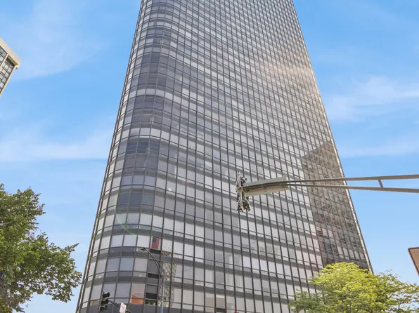5415 N Sheridan Rd APT 5206, Chicago, IL 60640