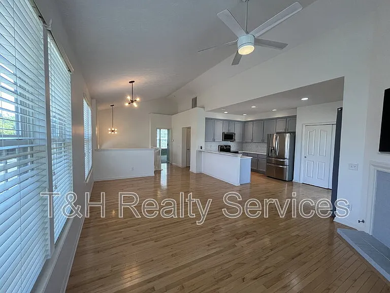 12691 Leah Ln — Photo 7