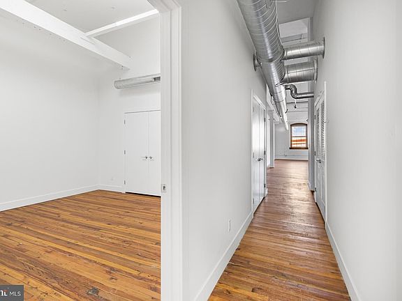 2nd image of 1817 N Howard St #53-305