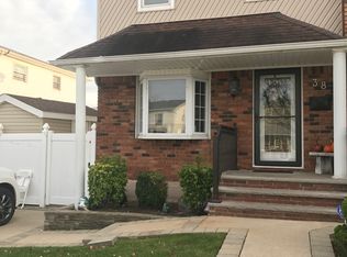 38 Token St, Staten Island, NY 10312