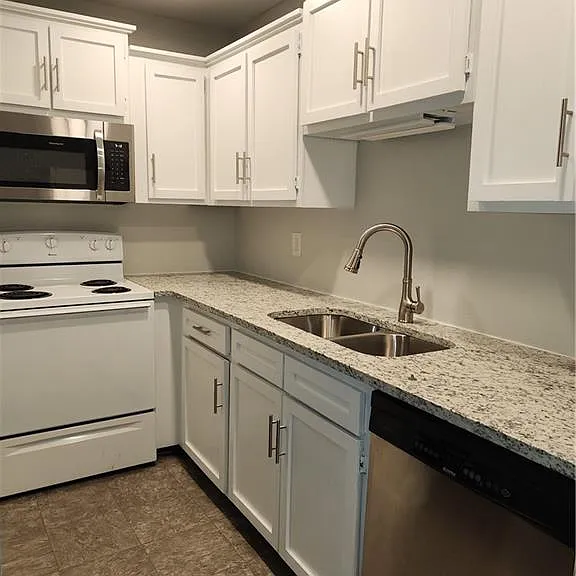 110 S Dearborn St #3 — Photo 35