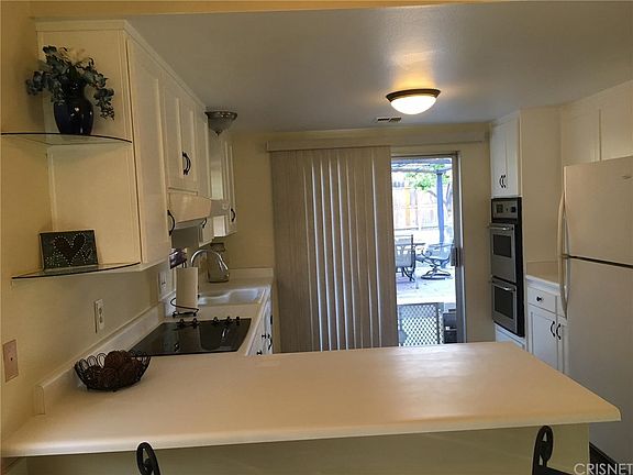5th image of 551 Irving Dr
