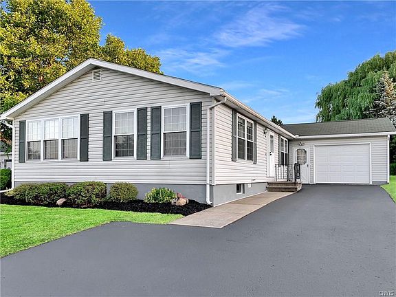 2nd image of 9 Cherrywood Blvd