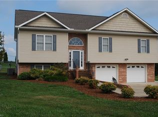 108 Landis Ct, Mocksville, NC 27028