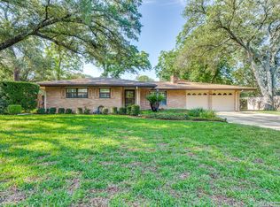 238 Windcrest Dr, Windcrest, TX 78239