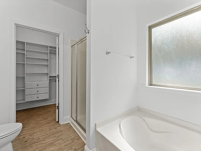 27320 Lashay Dr — Photo 11