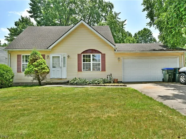 906 Elizabeth Ct, Cuyahoga Falls, OH 44221