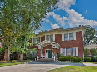 1118 S Lindsay St, Gainesville, TX 76240