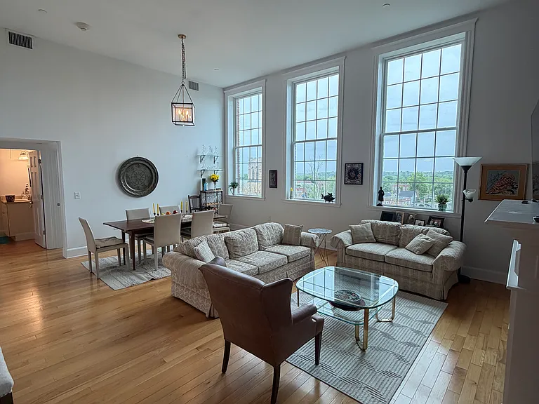 52 Sanborn St #206 — Photo 2