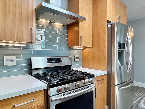 3rd image of 1681 Alabama St