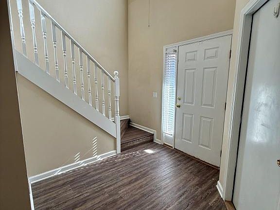 4th image of 114 S Spring View Dr