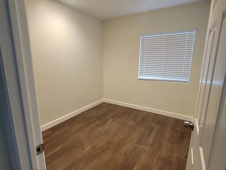 1046 N Banning Blvd #1048 — Photo 13