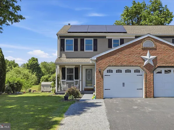 89 Red Stone Cir, Reinholds, PA 17569