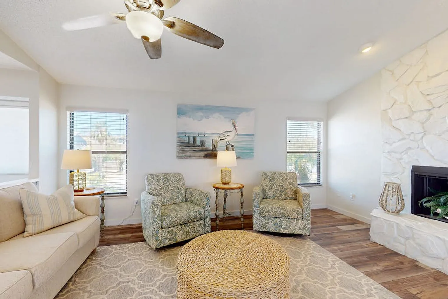 4 bed, 4.0 bath, 3390 sqft, $15,677 — Photo 2