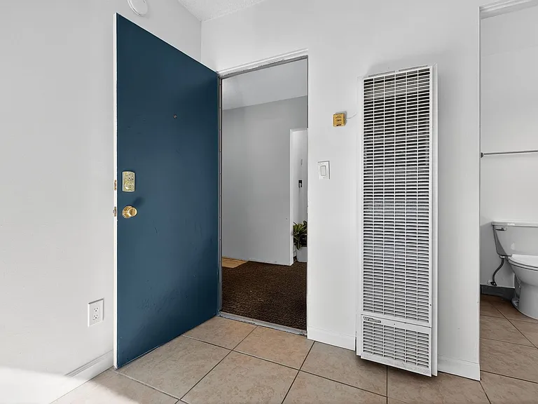 588 E. Mel Avenue - Hermosa Palms — Photo 18