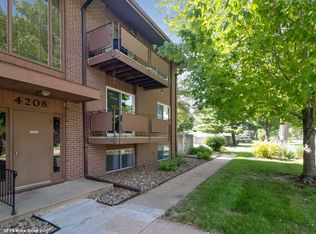 4208 64th St APT 2, Urbandale, IA 50322