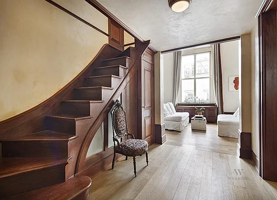 Sold by Warburg | media 23