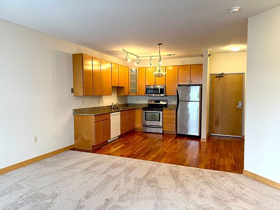 2nd image of 2600 University Ave SE APT 106