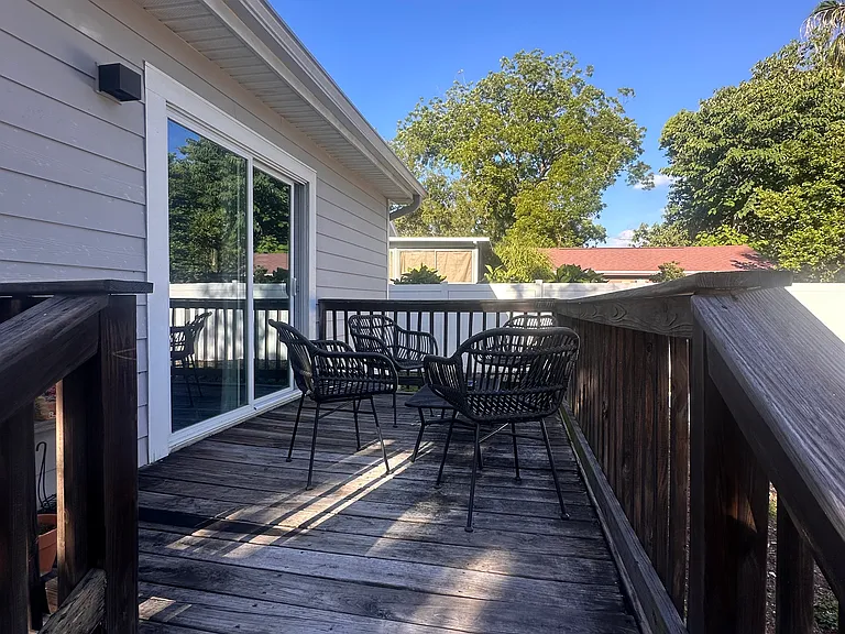 210 W Lambright St — Photo 29