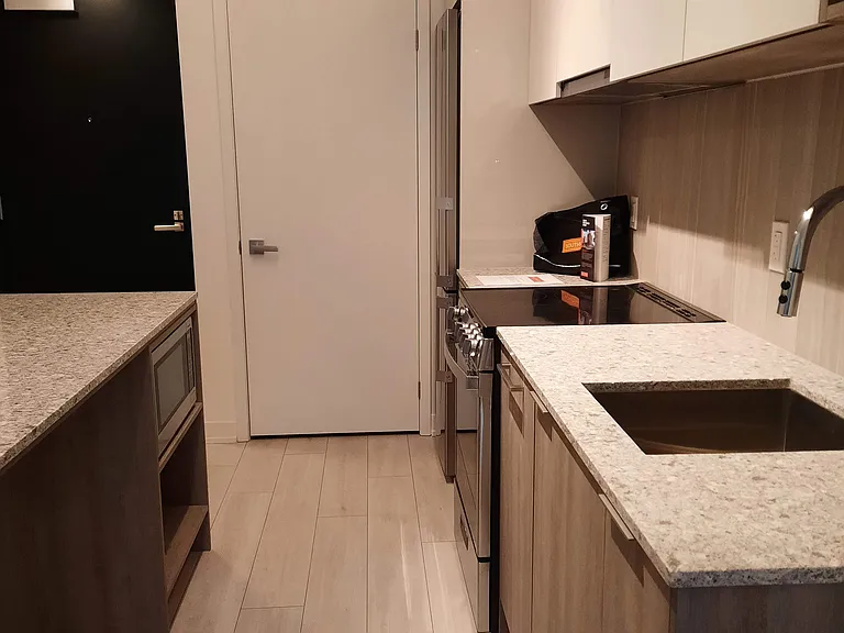 31 Tippett Rd #812 — Photo 8