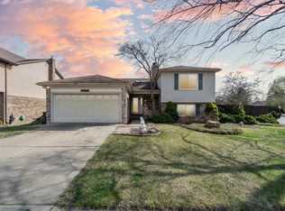 42315 Hanford Rd, Canton, MI 48187