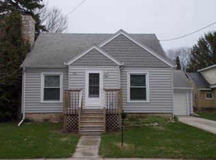 742 N 5th Ave, Sturgeon Bay, WI 54235