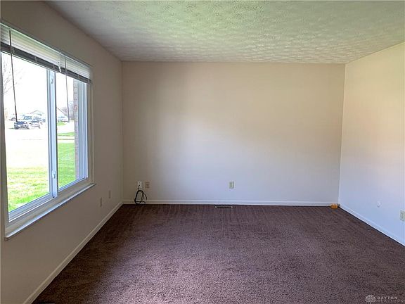 5th image of 3240 Honeysuckle Dr #3242