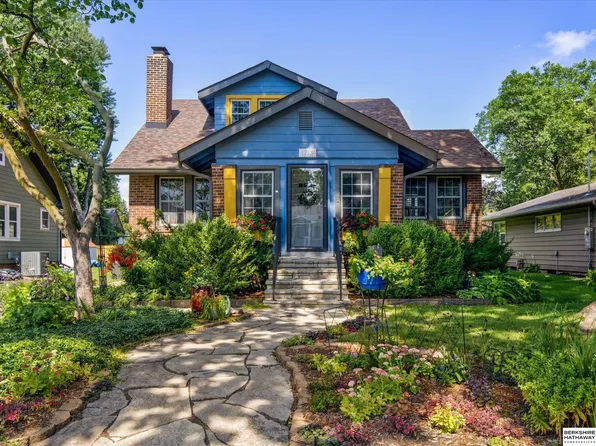 1713 Beaver Ave, Des Moines, IA 50310