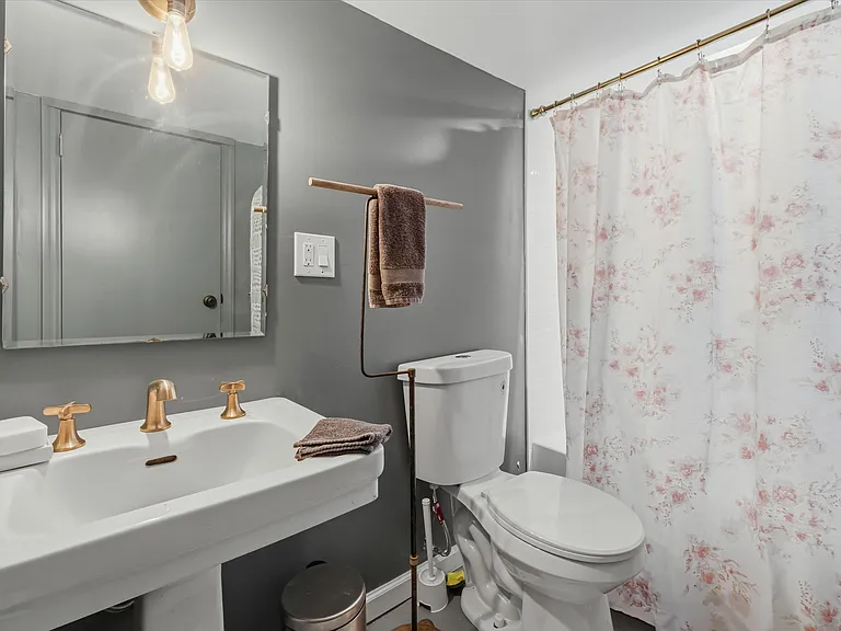 108 Hooker Ave — Photo 29