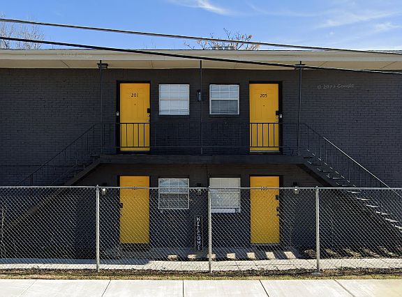 3rd image of 901 Bessie St APT 101