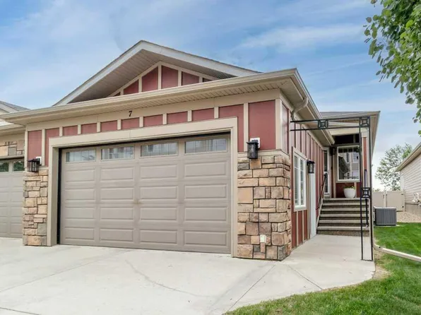7 N Michener Blvd, Red Deer, AB T4P 0M6
