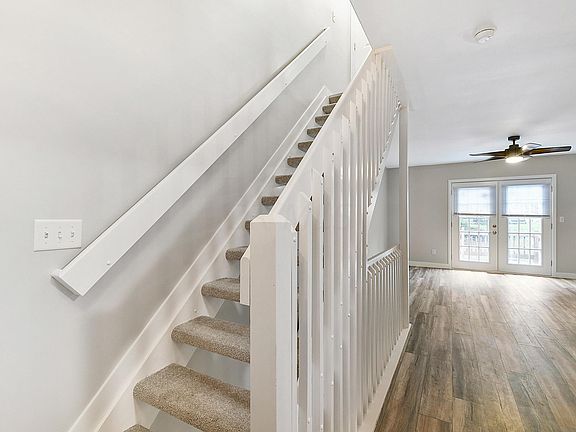 3rd image of 174 Hawkins Ln #9C
