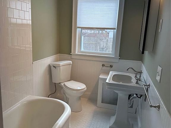 3rd image of 141 Oakland Ave Floor 1