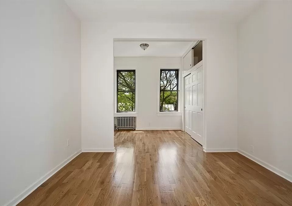 1st image of 462 6th St APT 3B