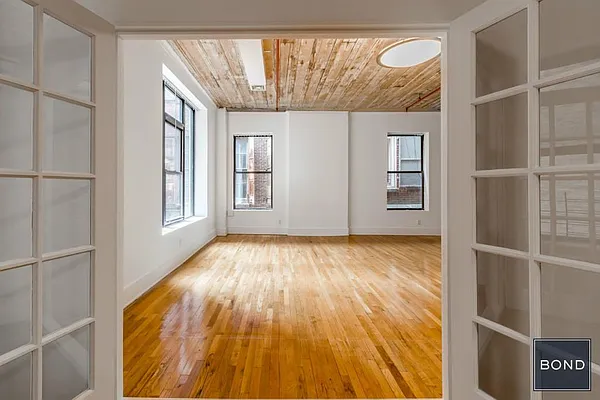 Rented by Bond New York | media 28