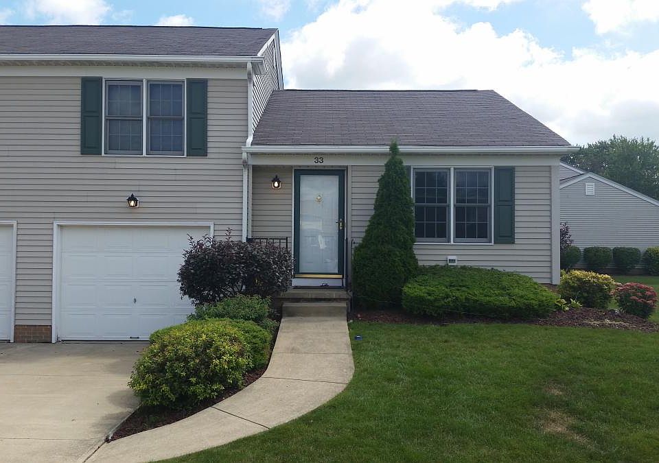650 Sturbridge #33 - Front