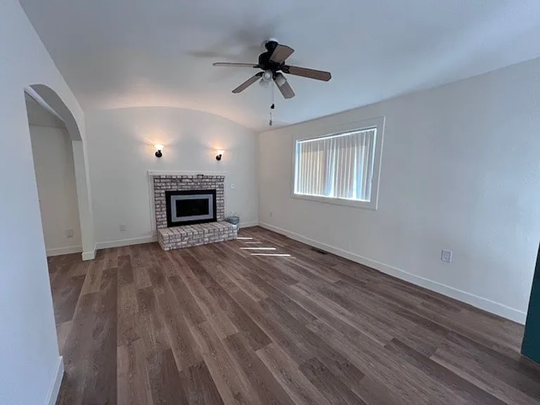 1829 Burnett Way — Photo 11