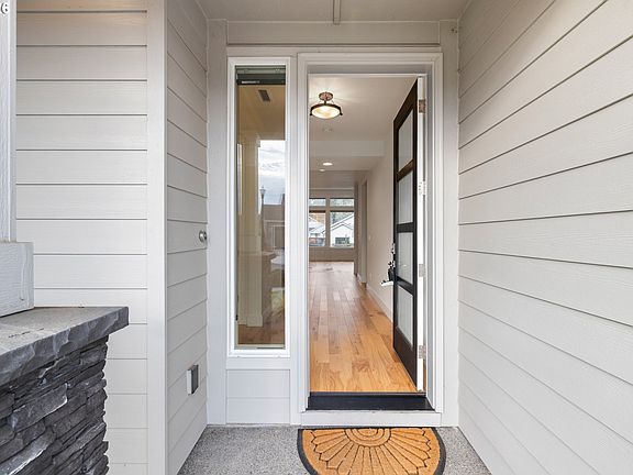 5th image of 2848 SE 20th Ave
