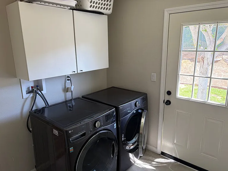808 Laurelwood Ct — Photo 9