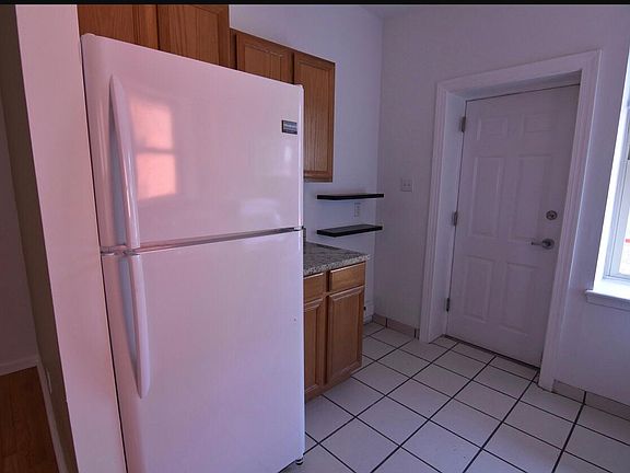 5th image of 6 S 46th St APT 000004