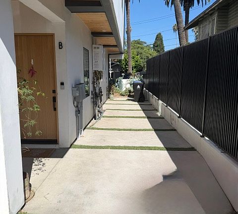 4th image of 966 Sanborn Ave #B