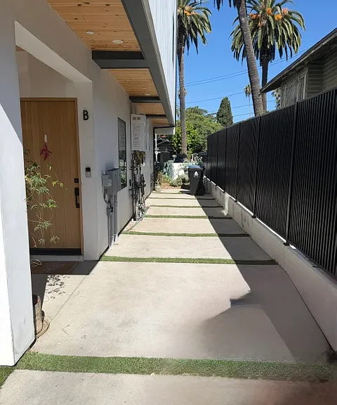 966 Sanborn Ave #B — Photo 4