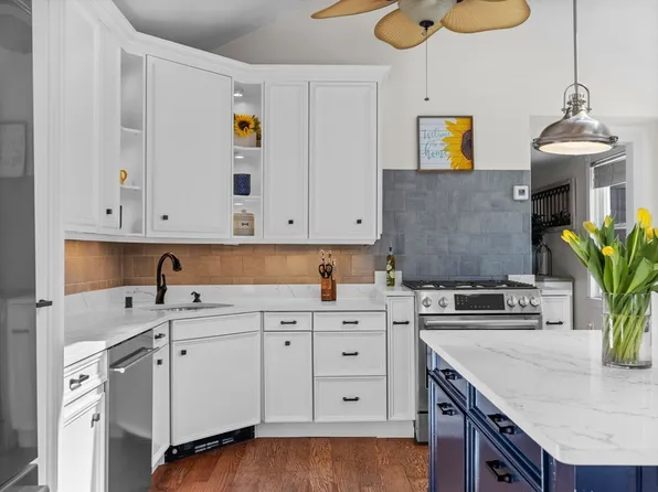 428 Washington St, Canton, MA 02021