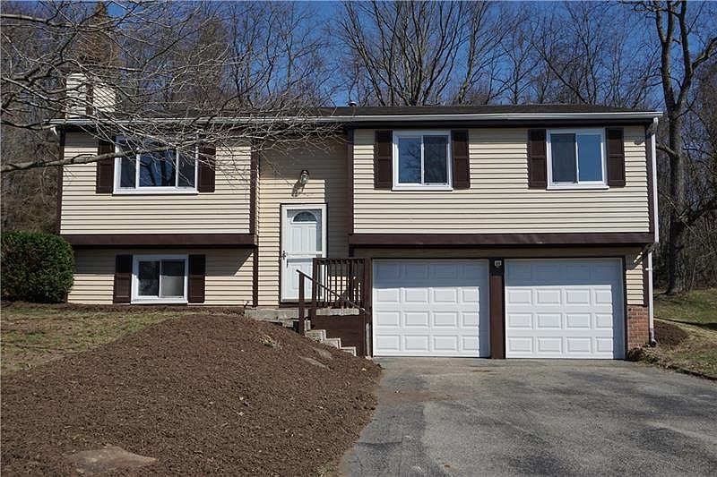 1st image of Farmbrook Dr