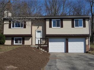 Farmbrook Dr, Greensburg, PA 15601